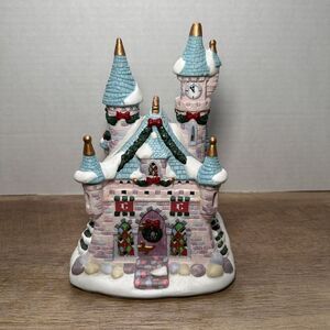 Disney 2004 Princess Castle - Porcelain-‎ Light Up- beautiful! Does Work